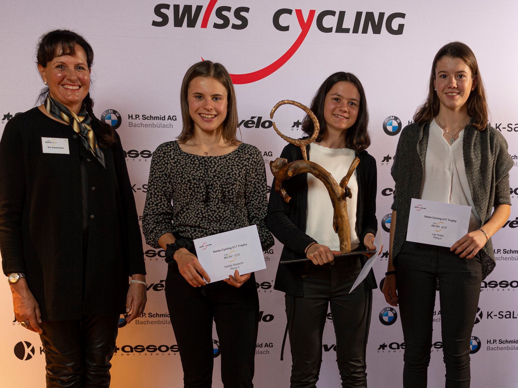 Lea und Noëlle am Swiss Cycling Award geehrt