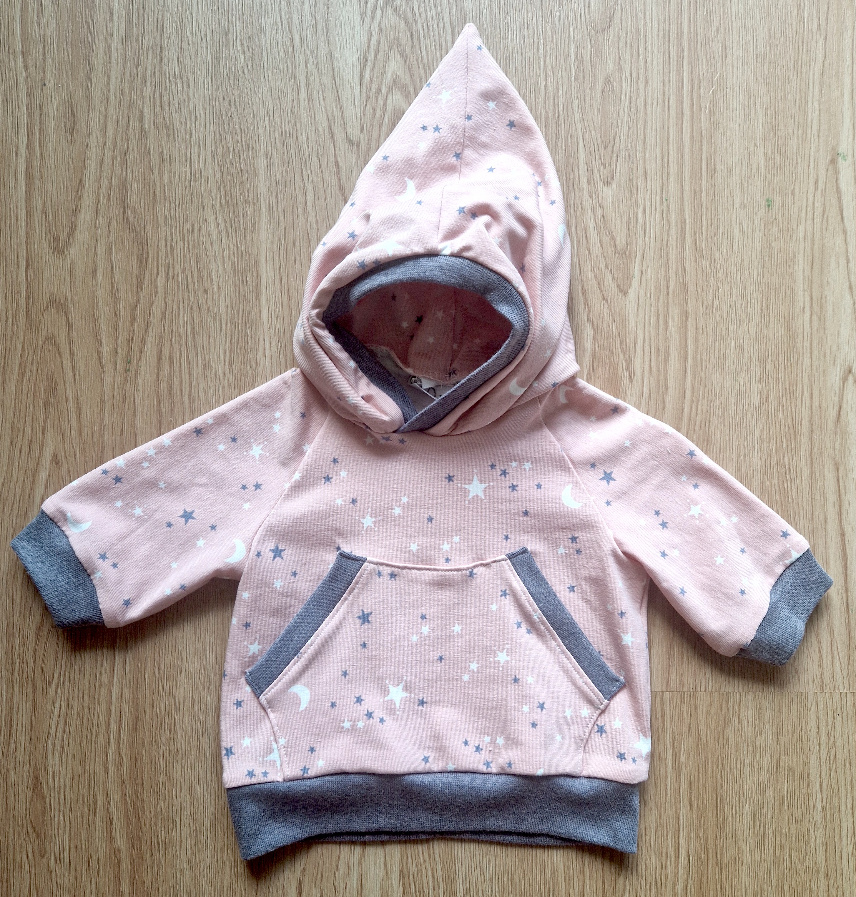 Verschiedene Hoodies