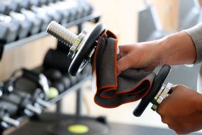 Hygienische Fitnessgeräte durch den MEdi Clean TEC