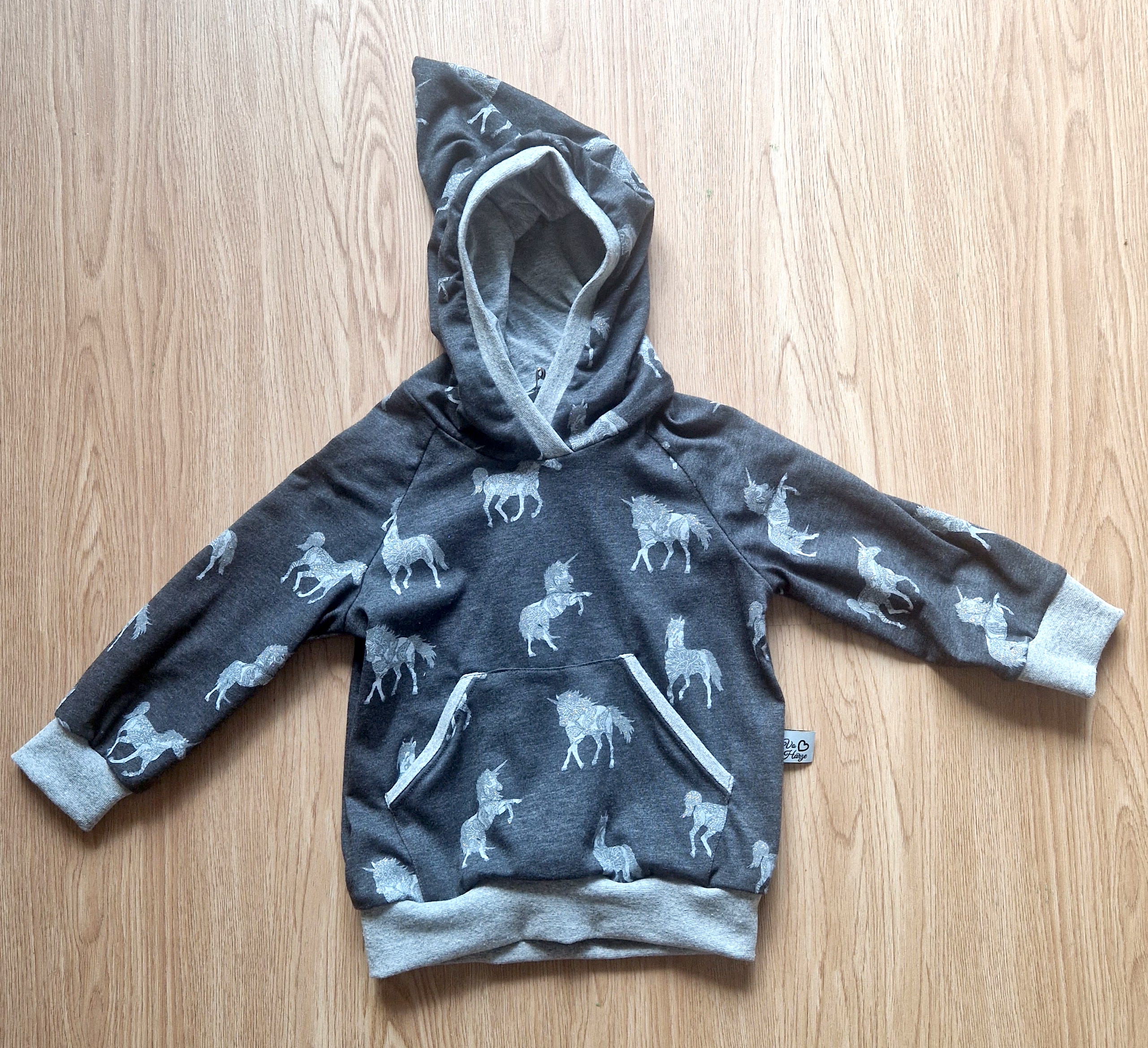 Verschiedene Hoodies